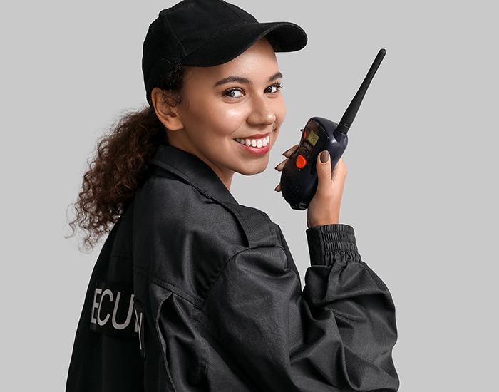 femme agent de sécurité